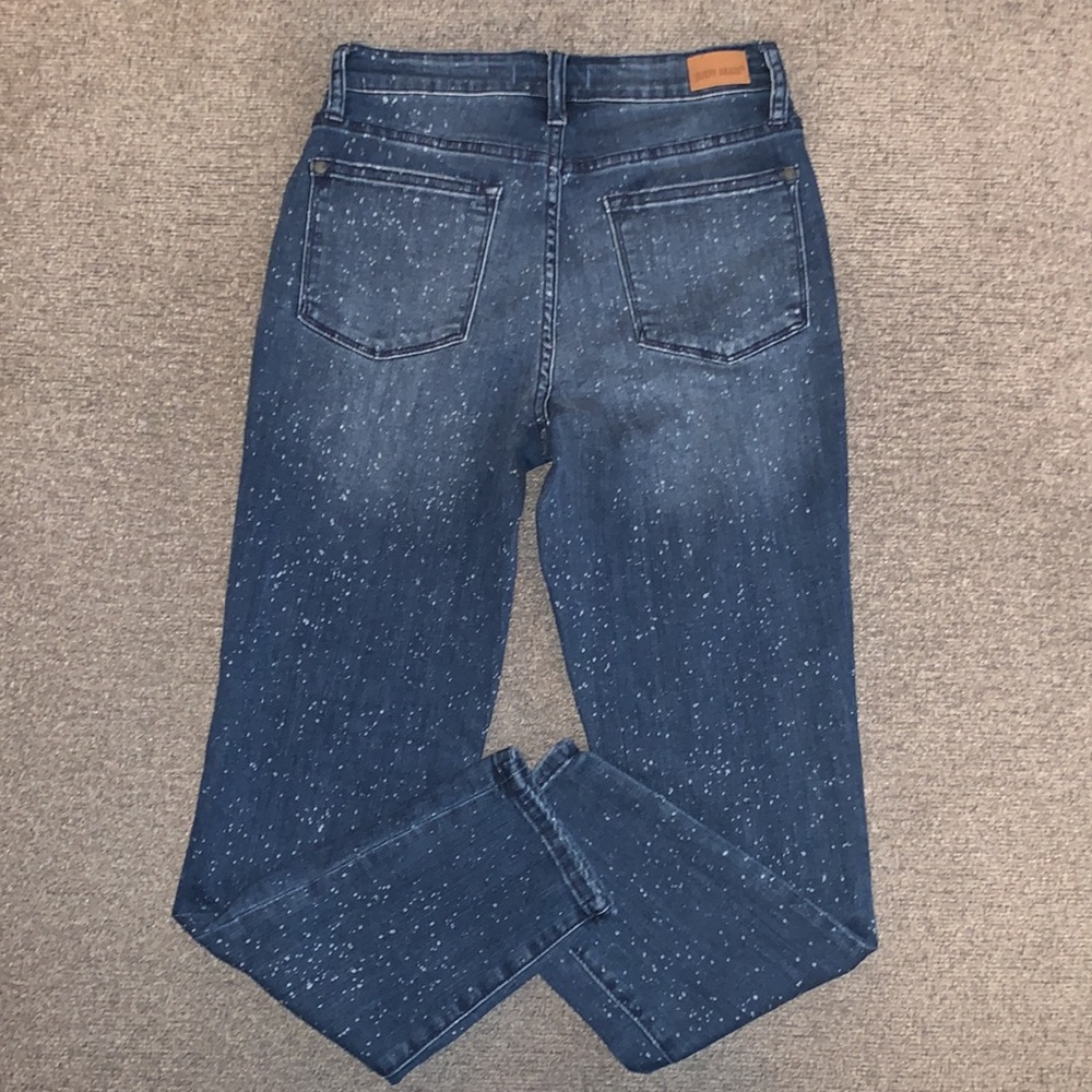 Judy Blue Jeans - Picture 2 of 8